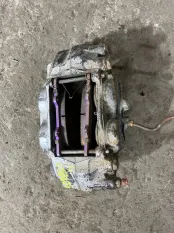 Суппорт передний правый Toyota Land Cruiser Prado 150 (2009-2023) 2010 4773060300 4.0 I 1GRFE