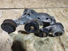 Кронштейн Nissan Navara (D40) 2004-2015 2007 2.5 D YD25DDTI