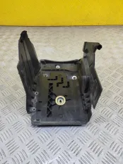 Крепление аккумулятора Land Rover Freelander II (2006-2014) 2014 2.2 D 224DT
