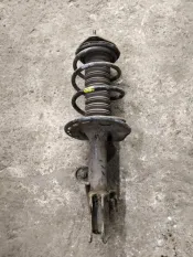 Амортизатор передний левый Toyota Rav 4 (CA40) (2012-2019) 2015 4852042440 2.0 D 1ADFTV