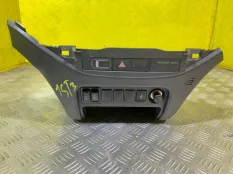 Консоль центральная Mitsubishi L200 (2015-2022) 2016 2.4 D 4N15