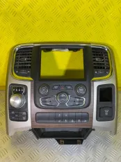 Консоль центральная Dodge RAM IV (2008-2019) 2014 ПИКАП 5.7 I EZH