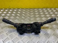 Переключатель подрулевой (стрекоза) Toyota Hilux (2015-2021) 2020 2.4 D 2GDFTV