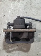 Суппорт передний правый Toyota Rav 4 (XA30) (2005-2014) 2006 4773042090 2.2 D 2ADFTV