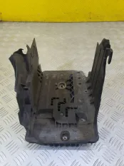 Полка аккумулятора Land Rover Freelander II (2006-2014) 2009 ВНЕДОРОЖНИК 2.2 D 224DT
