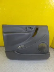 Обшивка двери передняя левая Chrysler Voyager IV (2000-2007) 2004 IV 2001-2007