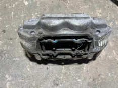 Суппорт передний правый Toyota Land Cruiser Prado 150 (2009-2023) 2012 2.7 I 2TRFE