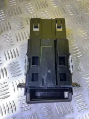 Подстаканник ISUZU D-Max II (2012-2021) 2015 ПИКАП 2.5 D TFS86J