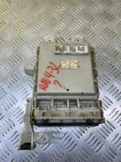 Блок предохранителей Toyota Rav 4 (XA30) (2005-2014) 2009 8273042370 2.4 I 2AZFE