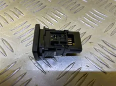 Кнопка антипробуксовочной системы Toyota Land Cruiser Prado 150 (2009-2023) 2016 8498833100 2.8 D 1GDFTV