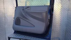 Обшивка двери передняя правая Dodge Caravan IV (2000-2007) 2006 3.3 I EGA