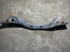 Балка подвески передняя (подрамник) Toyota Land Cruiser (100) 1998-2007 2002 4.7 I 2UZFE