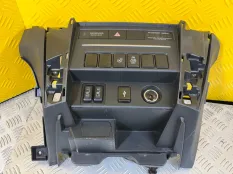 Консоль центральная Mitsubishi L200 (2015-2022) 2019 4P0019MY ПИКАП 2.4 D 4N15