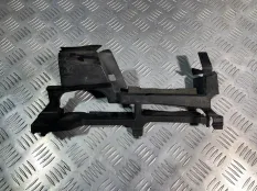 Дефлектор радиатора Toyota Rav 4 (CA40) (2012-2019) 2014 1669126010 ВНЕДОРОЖНИК 2.2 D