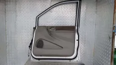 Обшивка двери передняя правая Chrysler Voyager IV (2000-2007) 2003 2.5 D ENJ