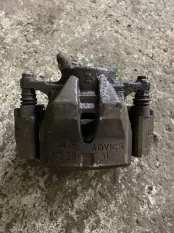 Суппорт передний правый Toyota Rav 4 (XA30) (2005-2014) 2009 4773042090 2.0 I 3ZRFAE