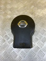 Подушка безопасности водителя Nissan Navara (D40) 2004-2015 2012 98510EB302 2.5 D YD25DDTI