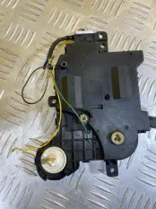 Моторчик заслонки печки Toyota Hilux (2015-2021) 2015 0638009012 ПИКАП 2.8 D 1GDFTV