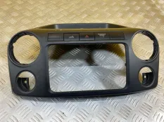 Рамка под магнитолу Volkswagen Amarok (2010-2016) 2010 2H0857211F1QB ПИКАП 2.0 D CDBA