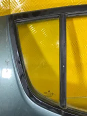 Стекло двери задней правой (форточка) Mitsubishi L200 (2006-2015) 2006 ПИКАП 2.5 D 4D56