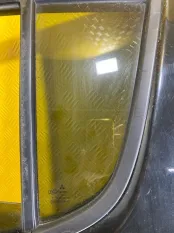 Стекло двери задней левой (форточка) Mitsubishi L200 (2006-2015) 2007 43R000042 2.5 D 4D56