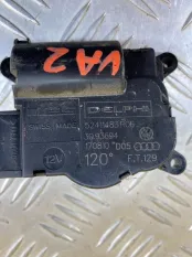 Моторчик заслонки печки Volkswagen Amarok (2010-2016) 2010 52411483R06 ПИКАП 2.0 D CDBA