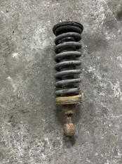 Амортизатор передний Nissan Navara (D40) 2004-2015 2013 561005X07B ПИКАП 2.5 D YD25DDTI