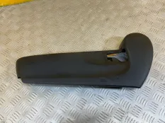 Накладка боковая на сиденье Toyota Hilux (2015-2021) 2020 718120K150A ПИКАП 2.4 D 2GDFTV