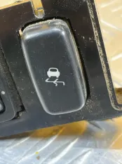 Кнопка антипробуксовочной системы Mitsubishi L200 (2006-2015) 2006 ПИКАП 2.5 D 4D56
