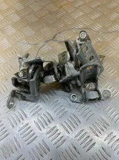 Петля двери Mitsubishi L200 (2006-2015) 2012 2.5 D 4D56