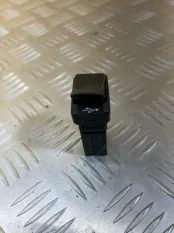 Разъем AUX / USB Toyota Hilux (2005-2015) 2012 861900K010 ПИКАП 2.5 D 2KDFTV
