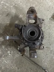 Кулак поворотный левый Mitsubishi L200 (2006-2015) 2012 MR992377 ПИКАП 2.5 D 4D56