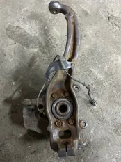Кулак поворотный правый Nissan Pathfinder (R51M) 2004-2013 2005 40014EB000 ВНЕДОРОЖНИК 2.5 D YD25