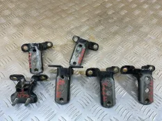 Петля двери Mitsubishi L200 (2015-2022) 2018 2.4 D 4N15