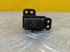 Кнопка аварийной сигнализации Toyota Hilux (2005-2015) 2011 843320K010 ПИКАП 2.5 D 2KDFTV