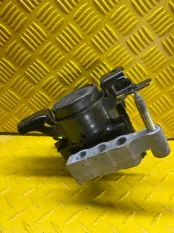 Подушка крепления двигателя Toyota Rav 4 (XA50) (2018-н.в.) 2019 1230525040 2.5 I A25AFXS