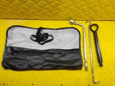 Набор инструментов штатный Toyota Rav 4 (XA50) (2018-н.в.) 2019 2.5 I A25AFXS