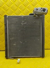 Испаритель кондиционера Toyota Rav 4 (XA50) (2018-н.в.) 2019 8850133390 2.5 I A25AFXS