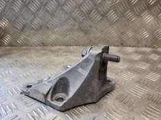 Кронштейн двигателя Toyota Rav 4 (XA50) (2018-н.в.) 2021 1231125070 2.5 I A25AFKS