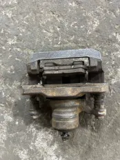 Суппорт задний левый Nissan Pathfinder (R51M) 2004-2013 2007 44011EB30A ВНЕДОРОЖНИК 2.5 D YD25DDTI
