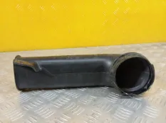 Патрубок воздушного фильтра Toyota Hilux (2005-2015) 2014 177510L010 ПИКАП 2.5 D 2KDFTV