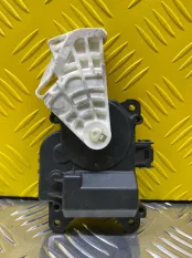 Моторчик заслонки печки Toyota Hilux (2005-2015) 2014 0638000181 ПИКАП 2.5 D 2KDFTV
