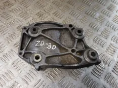 Кронштейн компрессора кондиционера Nissan Atleon (2000–2013) 2010 3.0 D ZD30DDTI