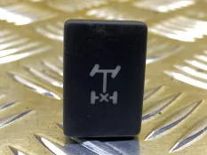 Кнопка блокировки дифференциала Toyota Hilux (2015-2021) 2017 847250K080 2.4 D 2GDFTV