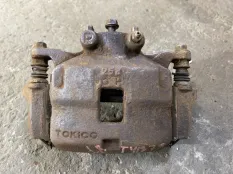 Суппорт передний правый Mitsubishi L200 (2006-2015) 2012 4605A202 2.5 D 4D56