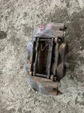 Суппорт передний правый Toyota Hilux (2015-2021) 2017 477300K350 2.4 D 2GDFTV