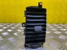 Дефлектор обдува салона Nissan Navara (D40) 2004-2015 2010 687515X00A 2.5 D YD25DDTI