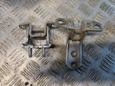 Петля двери задней левой Mitsubishi L200 (2006-2015) 2012 5732A027 2.5 D 4D56
