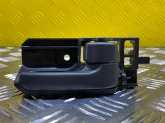 Ручка двери внутренняя передняя правая Toyota Hilux (2005-2015) 2013 692050D070 2.5 D 2KDFTV