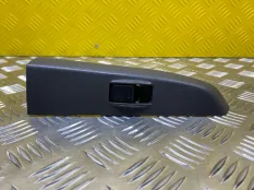 Кнопка стеклоподъемника Toyota Hilux (2005-2015) 2013 2.5 D 2KDFTV